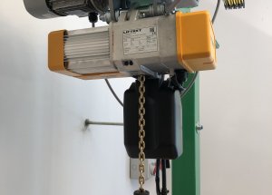 Řetězový kladkostroj 250kg s elektrickým pojezdem